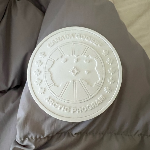 Canada Goose Junction Parker in Moonstone Gray - Picture 6 of 8